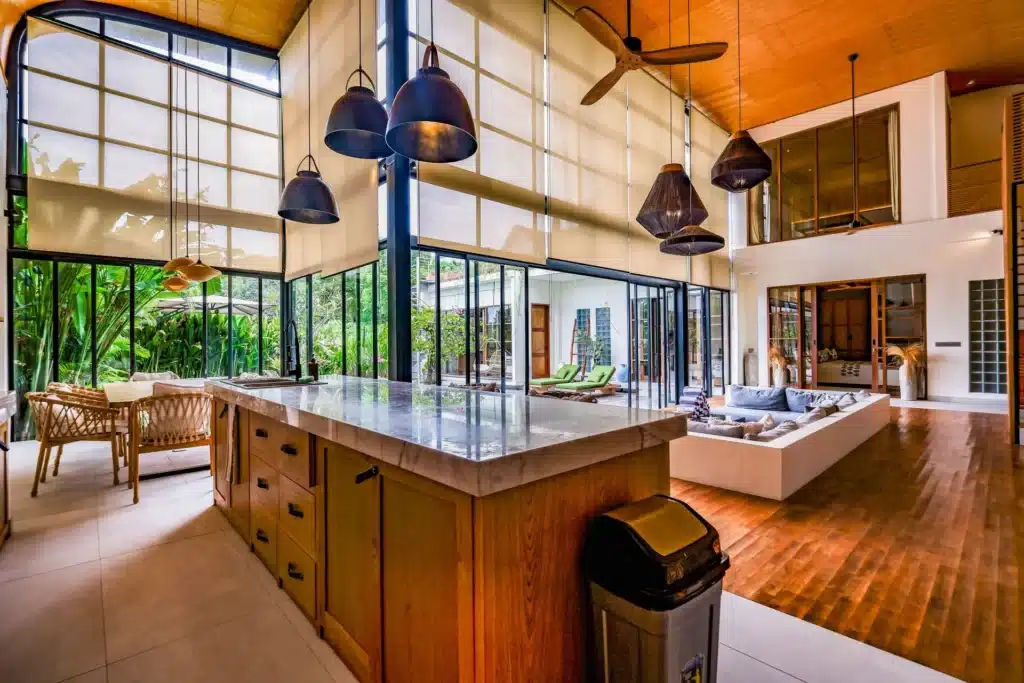 Modern Sanctuary: 3BR Villa Rice Field Views&Rooftop, Pererenan — photo 3