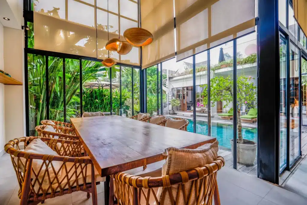 Modern Sanctuary: 3BR Villa Rice Field Views&Rooftop, Pererenan — photo 4