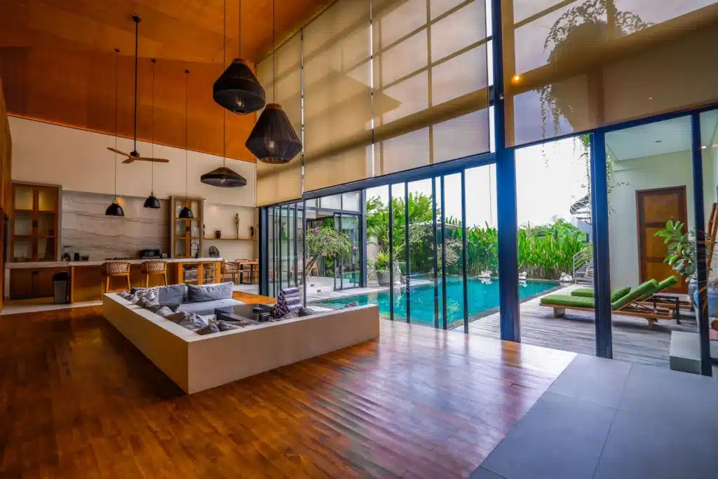 Modern Sanctuary: 3BR Villa Rice Field Views&Rooftop, Pererenan — photo 7