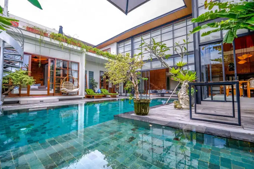 Modern Sanctuary: 3BR Villa Rice Field Views&Rooftop, Pererenan — photo 15