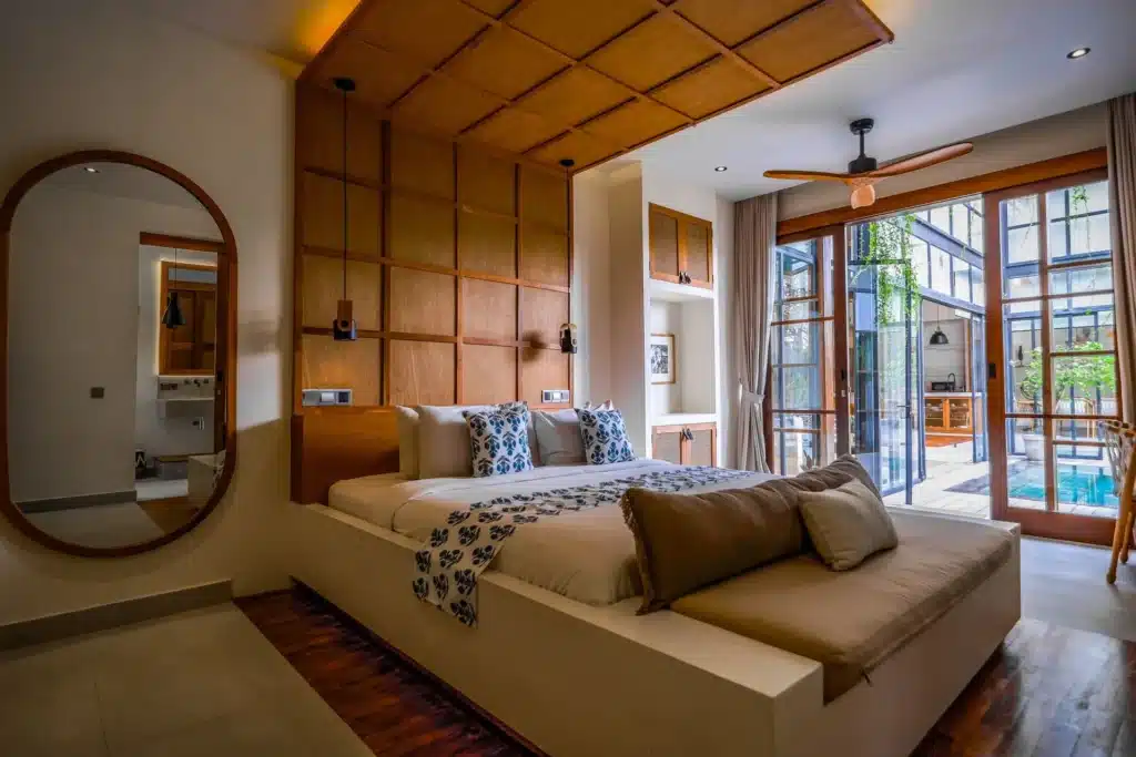 Modern Sanctuary: 3BR Villa Rice Field Views&Rooftop, Pererenan — photo 2