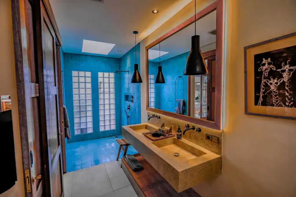 Modern Sanctuary: 3BR Villa Rice Field Views&Rooftop, Pererenan — photo 8